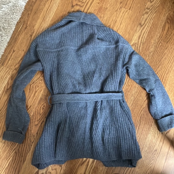 Banana Republic Merino Wool cardigan - Picture 5 of 6